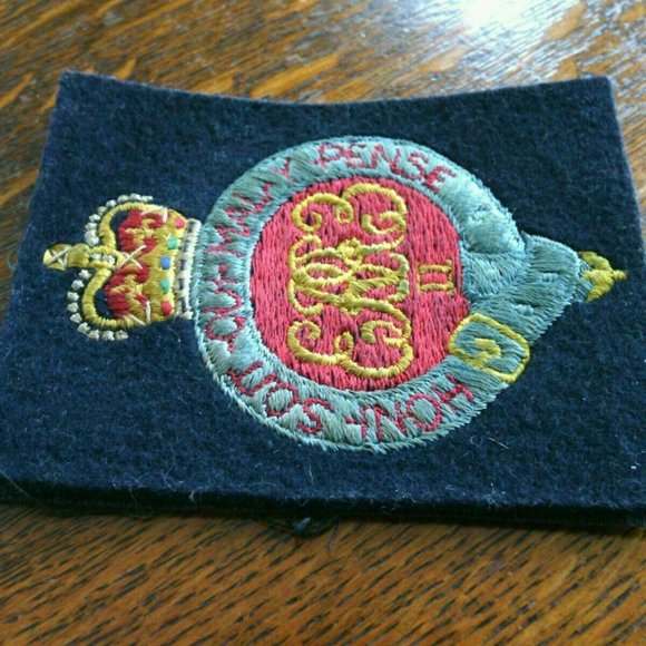 Vintage Royal Grenadier Guards Embroidered Gold Silver Blazer Badge Pocket Patch - Picture 13 of 16